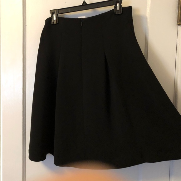 Pleated Ann Taylor skirt with zipper detail - nwt! - Picture 3 of 3